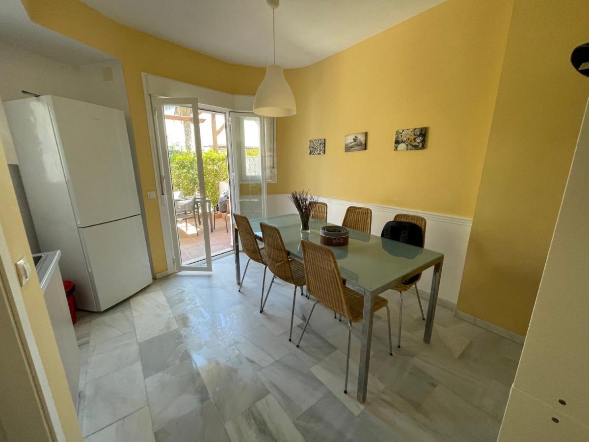 Hochwertiges Haus In Wunderschoener Golf Anlage Am Meer Rota Bagian luar foto