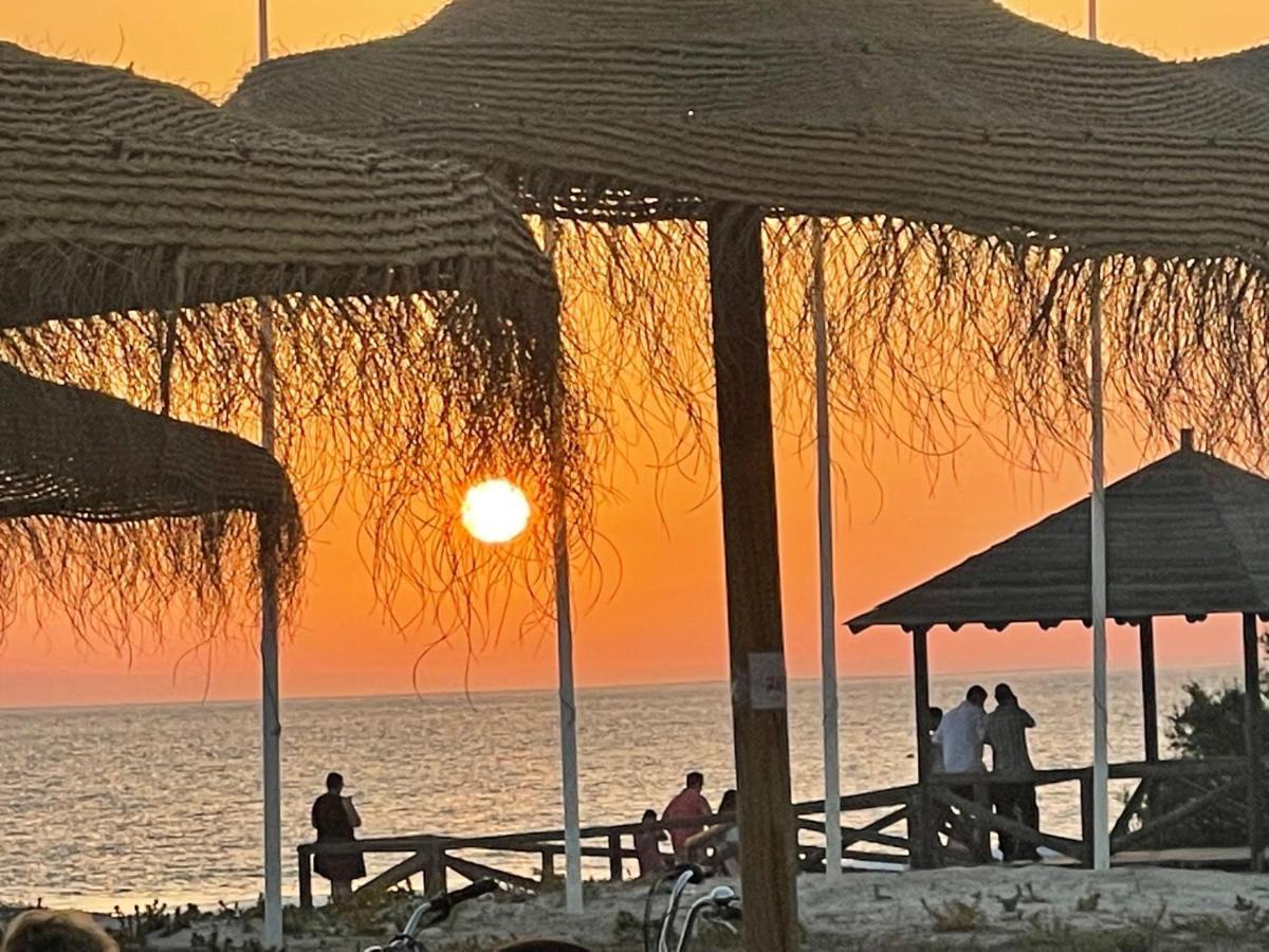 Hochwertiges Haus In Wunderschoener Golf Anlage Am Meer Rota Bagian luar foto