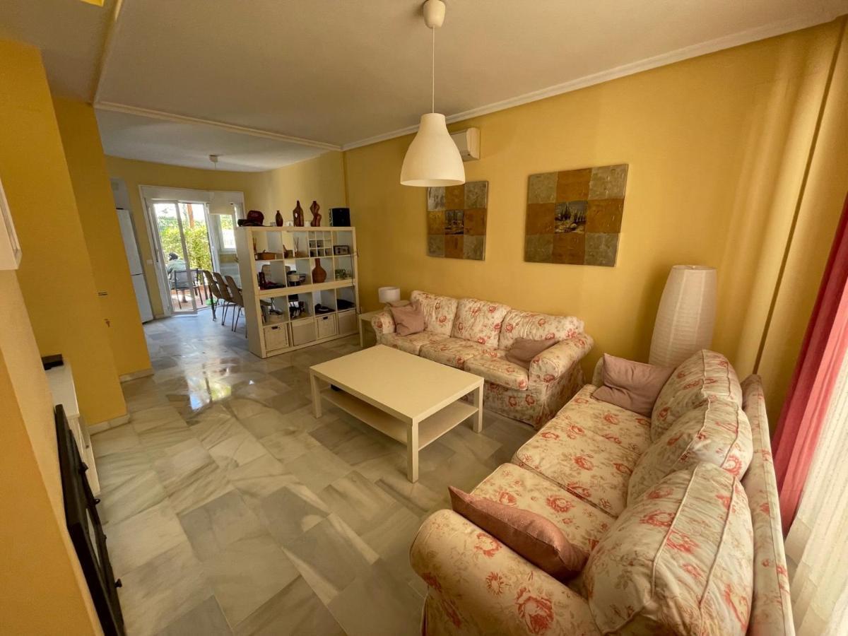 Hochwertiges Haus In Wunderschoener Golf Anlage Am Meer Rota Bagian luar foto